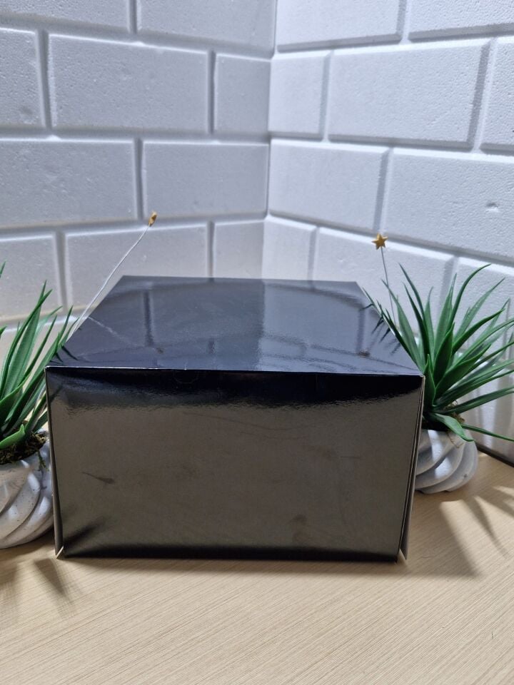 Pasta Kutusu Siyah 25x25x13 cm 1 Adet Gelecek